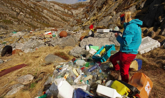 Utgifter til å bli kvitt avfallet fra strandryddeaksjonene dekkes av en refusjonsordning, men den omfatter ikke avfall fra ryddeaksjoner på land. Foto Bo Eide