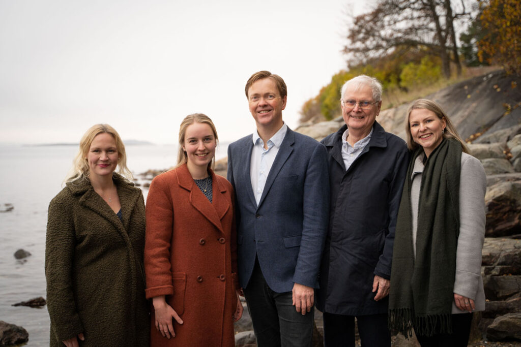 Nomikos ansatte: Mirja E. Ottesen, Kristin Runde, Sverre Valde (daglig leder), Eirik Wormstrand og Guro K. Milli-Solheim.